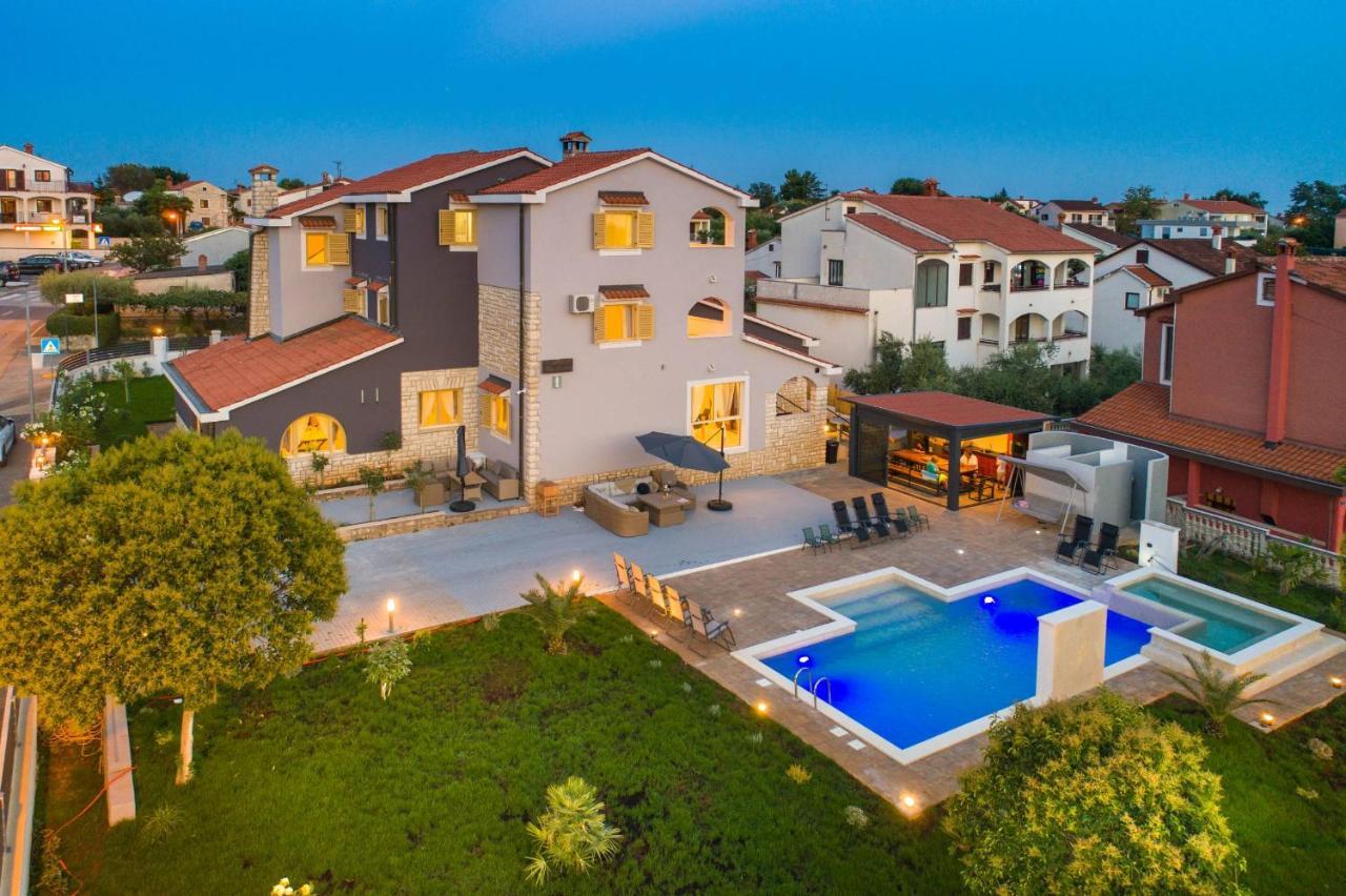 Villa Zorica โปเรช ภายนอก รูปภาพ