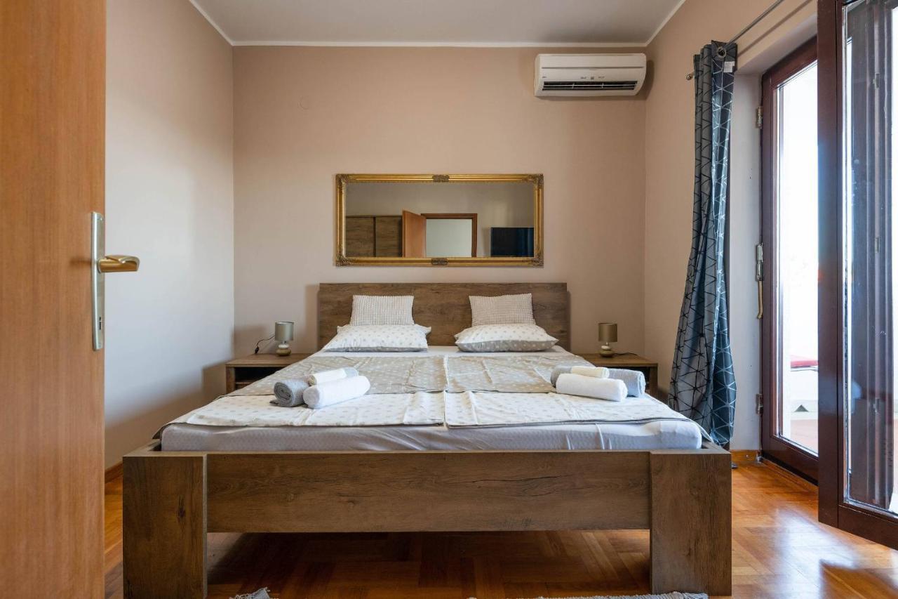 Villa Zorica โปเรช ภายนอก รูปภาพ