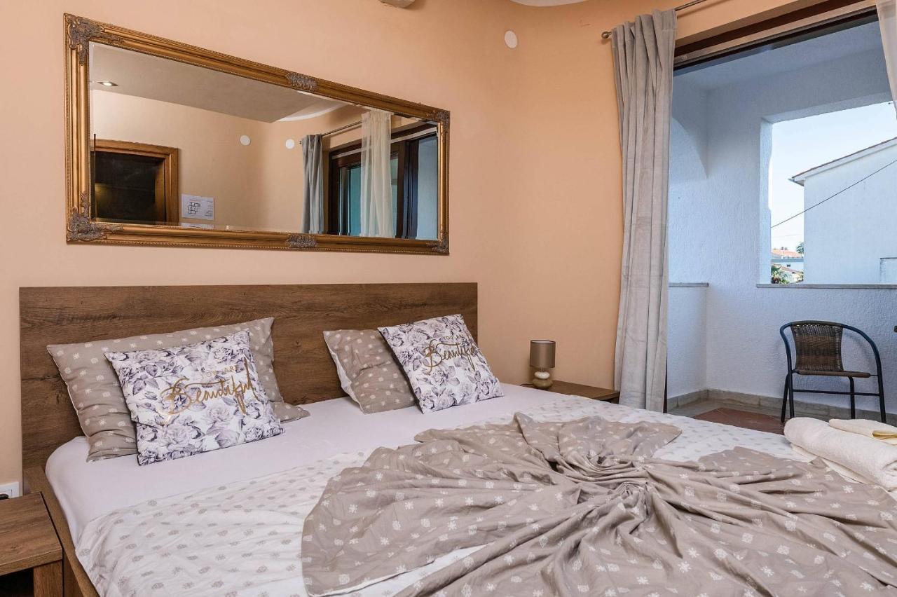 Villa Zorica โปเรช ภายนอก รูปภาพ