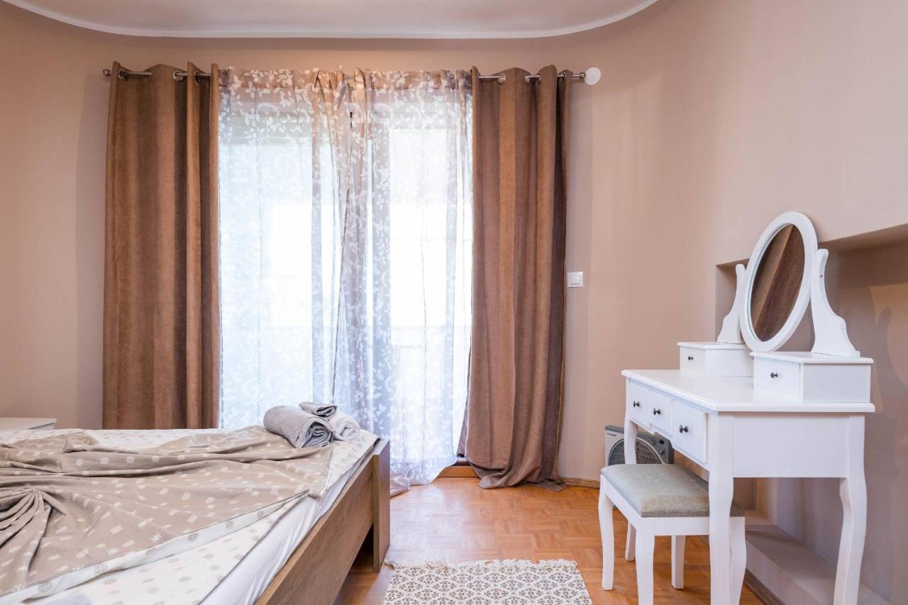 Villa Zorica โปเรช ภายนอก รูปภาพ