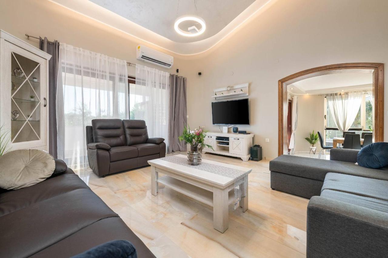 Villa Zorica โปเรช ภายนอก รูปภาพ