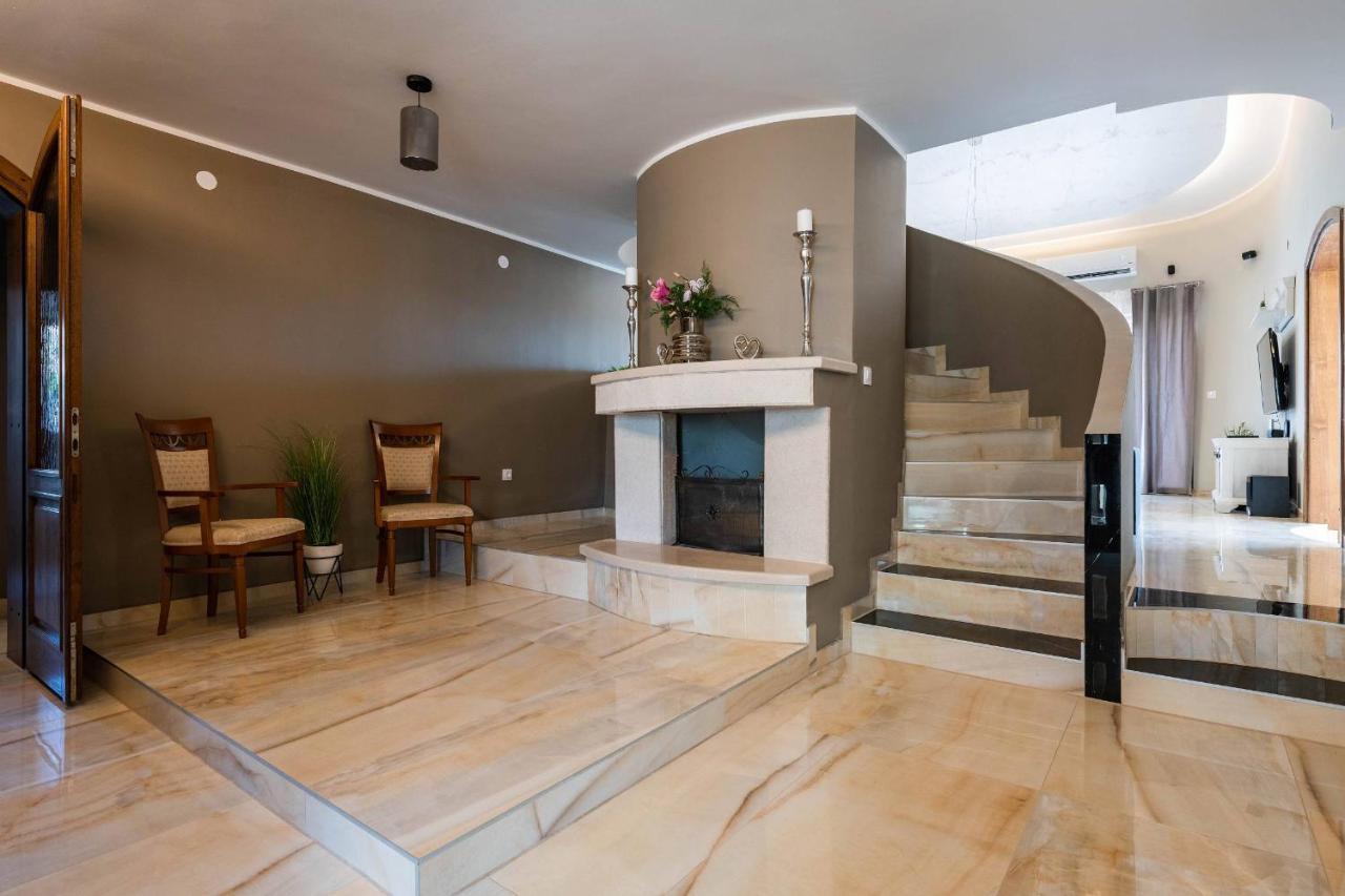 Villa Zorica โปเรช ภายนอก รูปภาพ