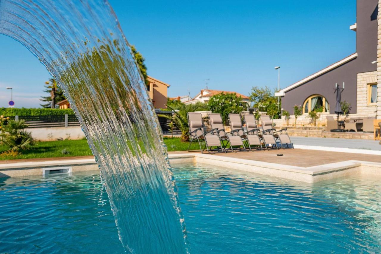Villa Zorica โปเรช ภายนอก รูปภาพ